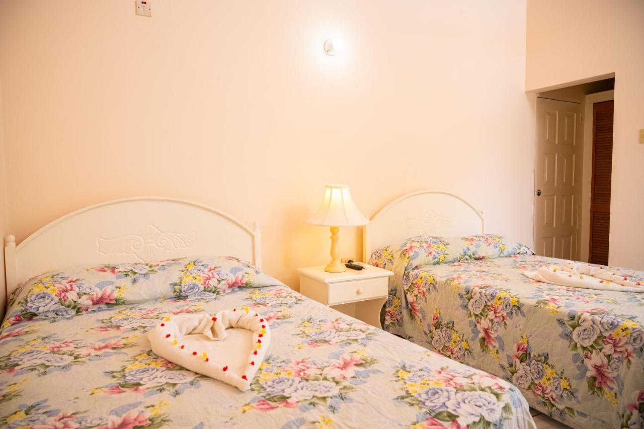 Shields Negril Villas Kültér fotó