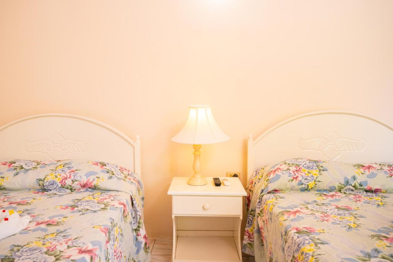 Shields Negril Villas Kültér fotó