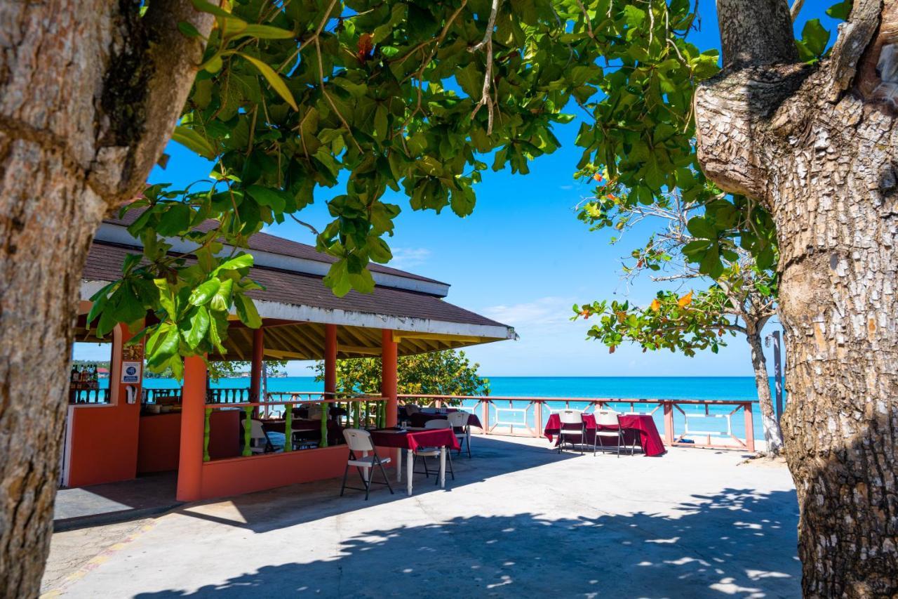 Shields Negril Villas Kültér fotó